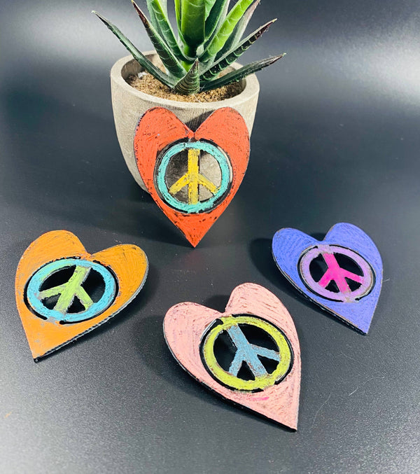 Magnet heart peace sign