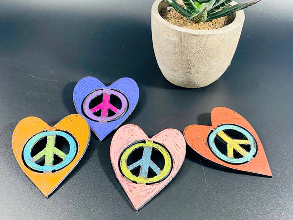 Magnet heart peace sign